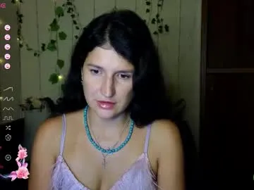 alianna_solo_kiss Image 10