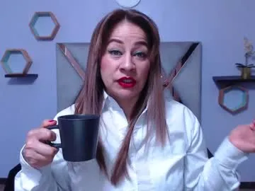 amell_thomson Image 7