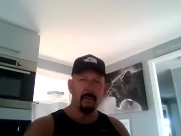 friskyneedsum Image 12