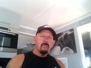 friskyneedsum Image 13