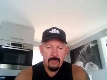 friskyneedsum Image 15