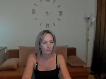 julia__cherry_'s Thumb Image