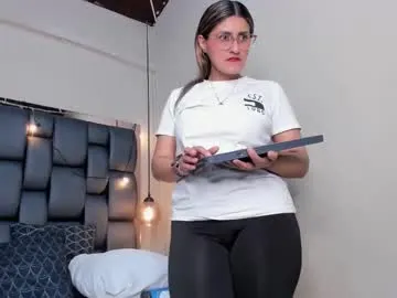 lady_falcon Image 16