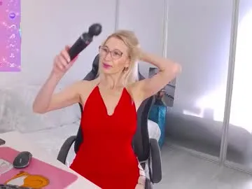 marysantamonika Image 13