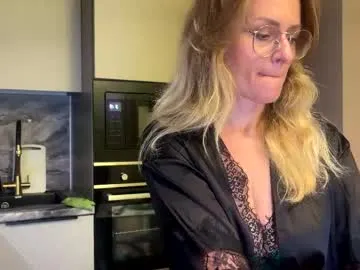 yes_mommy_zlata Image 2