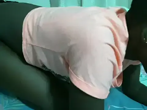 Hotellen model profile