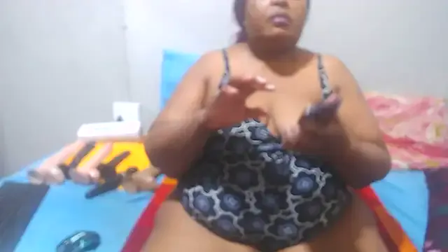 MatureBootyBabe4Uxx Image 8